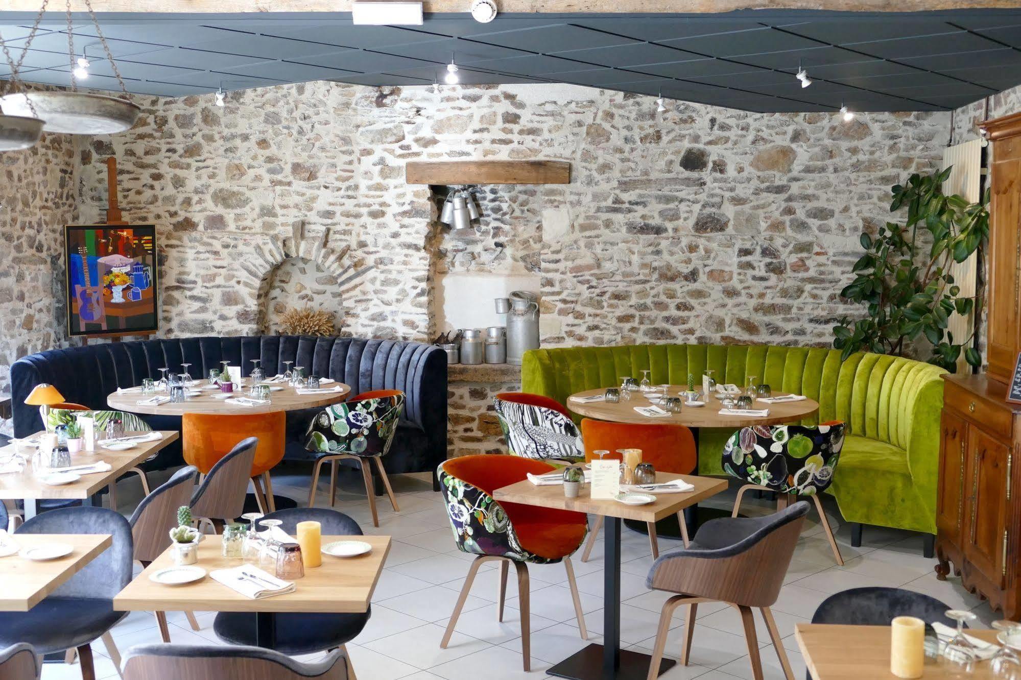 Logis Hotels Le Champalud Restaurant La Citadelle Oree-d'Anjou Экстерьер фото